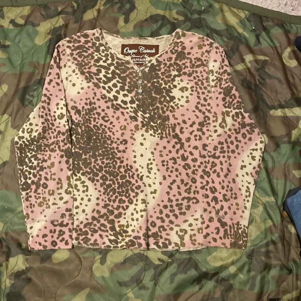 Onque Casuals leopard print pink wash thermal Henley gems y2k size‎ L/19